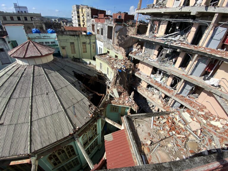 Explosion d'un hôtel à la Havane : mission 3 - Xavier Brouck